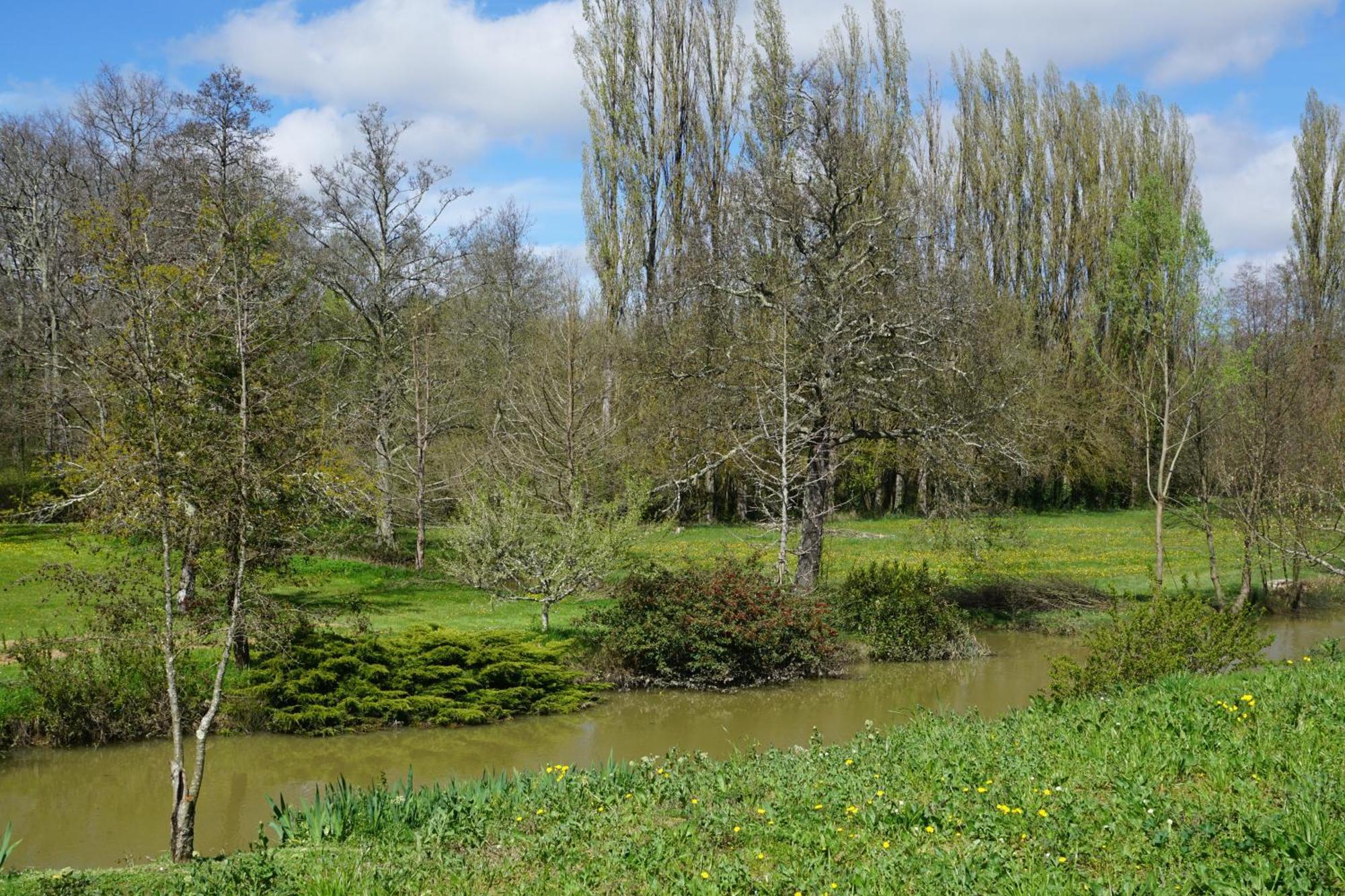 Moulin Notre Dame Hotel Saint-Genes-de-Castillon Bagian luar foto